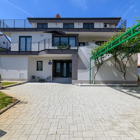 Graz By Interhome * Rovinj