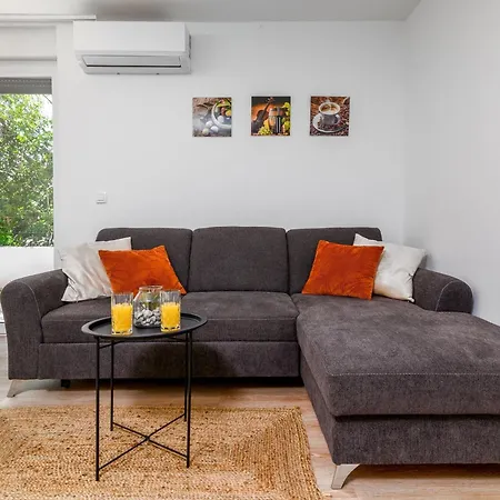 Graz By Interhome Rovigno